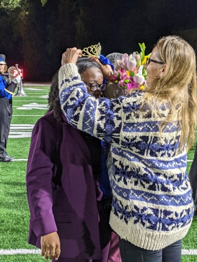 Joanna Louis-Ugbo is crowned Homecoming Queen