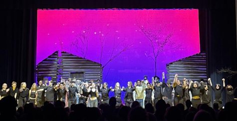 Cast, crew, and pit bowing after the Saturday show. Photo courtesy of Mallory Reid.