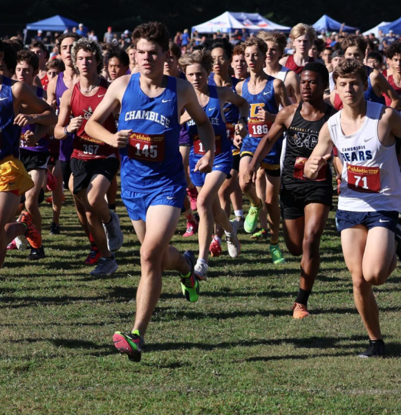 Mason Harter leads Chamblee runners at the start of a race at Milton . Photo courtesy of @chambleexc on Instagram