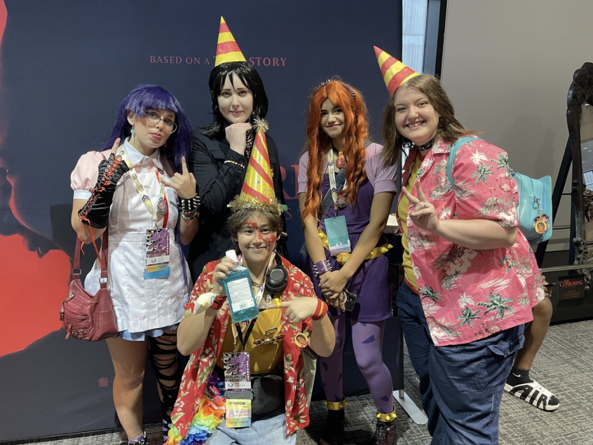 Ava Pyron (‘27), Juliet Gonzalez (‘27), and others at Dragon Con. Photo Courtesy of Sasha Lapayeva.