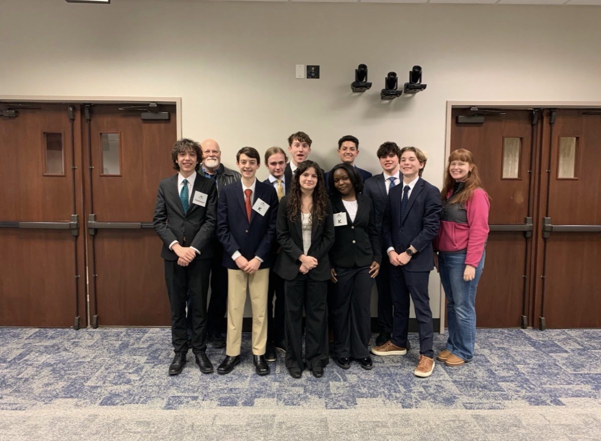Mateo Amador (‘29), Marcus Patton, Carter Townsend (‘29), Miles Forshay (‘26), Nathan Lee (‘29), Emma Hayward (‘29), Trinity Coachman (‘29), Liam Ahmed (‘27), Owen Flake (‘27), Jackson Heller (‘27), Dr. Claudia Hagan. Photo by Dr. Claudia Hagan.