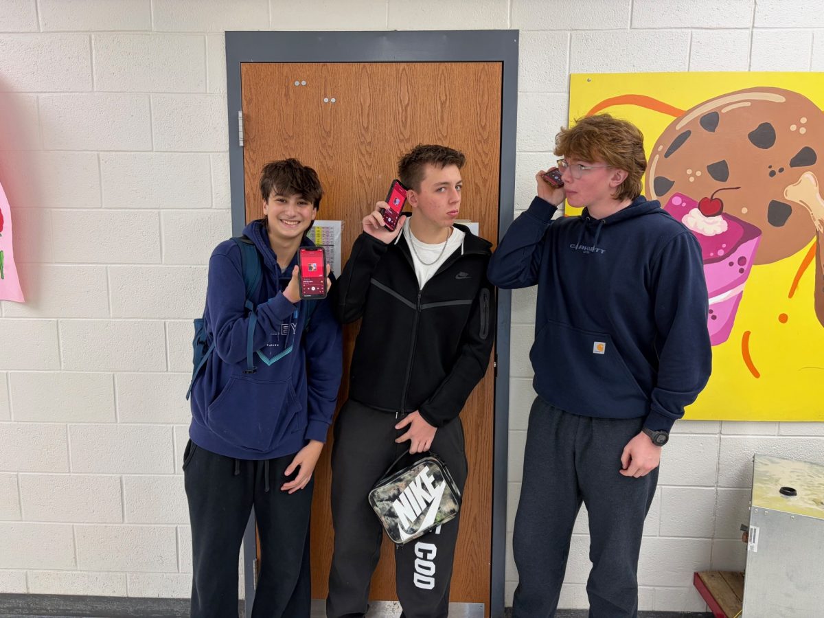 Jacob Spindel (‘28), Brice Zanger (‘27), and Ben Unsworth (‘27) are listening to their favorite song. Photo by Seth Weiss.
